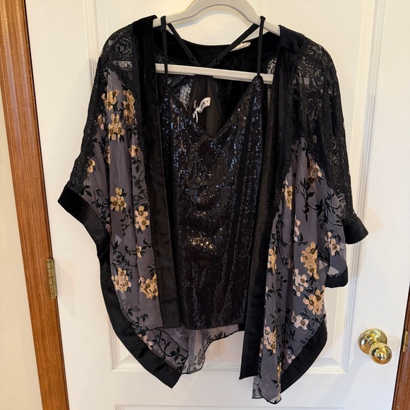 POL Oversized Velvet & Lace Floral Kimono + NWT Black Medium Sequin Tank - Picture 3 of 16